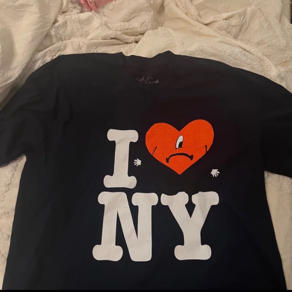 Bad Bunny Worlds Hottest Tour Official EXCLUSIVE NY Merch ❤️‍🔥